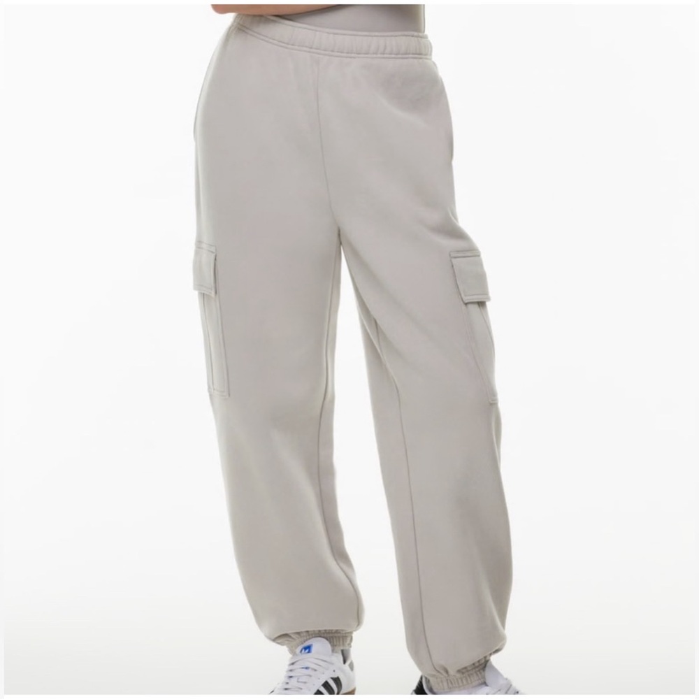 NWOT Aritzia TNA Sweatfleece Mega Cargo Sweatpants in Ashen Size Small
